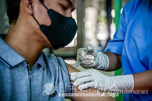 인도네시아 코로나19 백신 접종. AFP 연합뉴스 