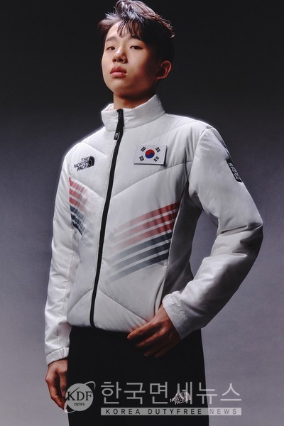 ‘팀코리아 공식 시상용 단복’을 착용한 대한민국 프리스타일 스키 국가대표 이윤승 선수